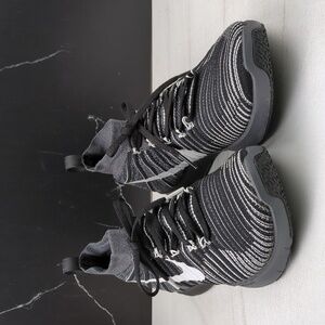 Nike Women’s Black and White Knit Sneakers